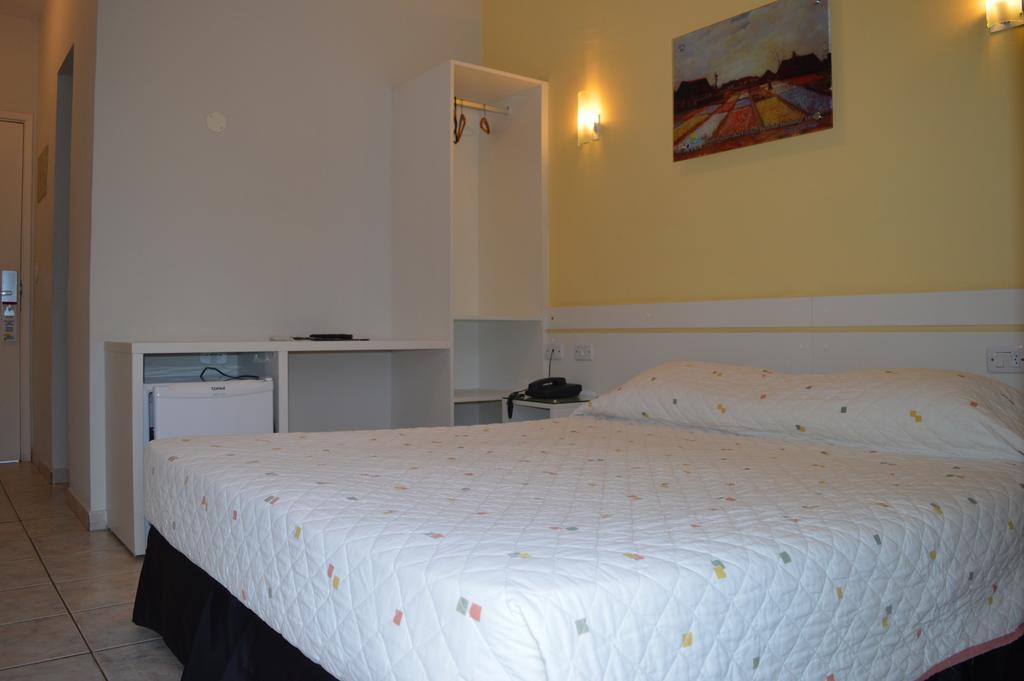 27 Praia Hotel - Frente Mar بيرتيوغا الغرفة الصورة
